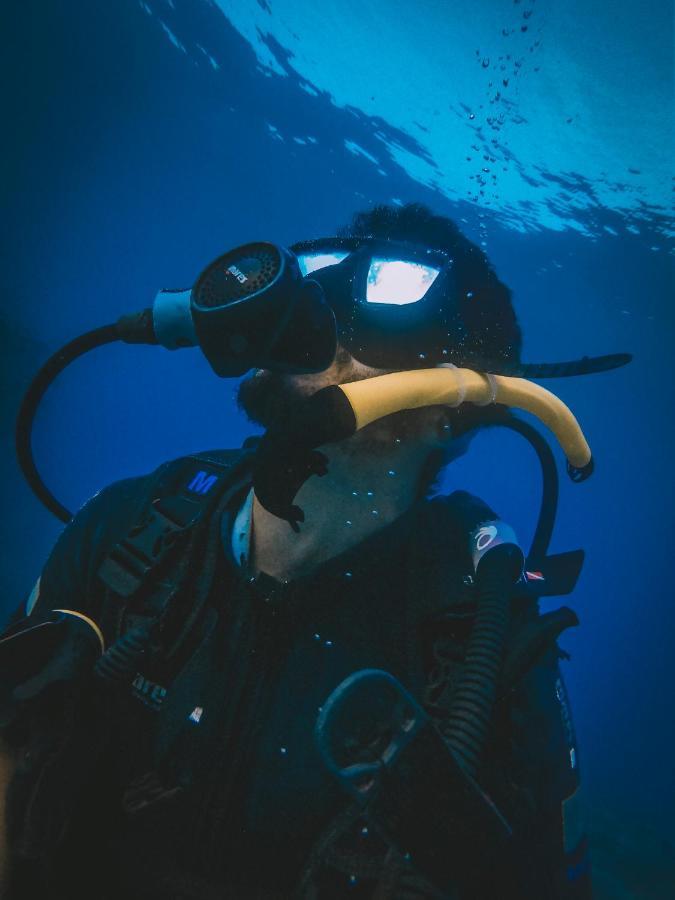 Dpm Koh Tao Diving Hotel & Bar Exterior foto
